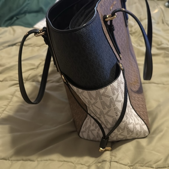 Large tote - Picture 4 of 4